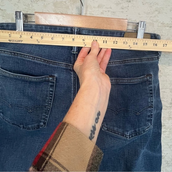 American Eagle Original Straight Jeans Size 32 x 34 Medium Wash - Picture 7 of 16